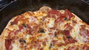 Read more about the article Cast Iron Pan Pizza
