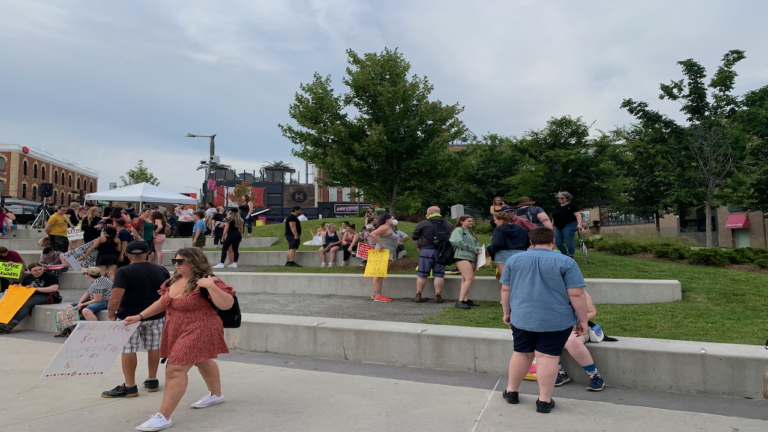 A ‘protect reproductive rights’ rally in Barrie support of American women